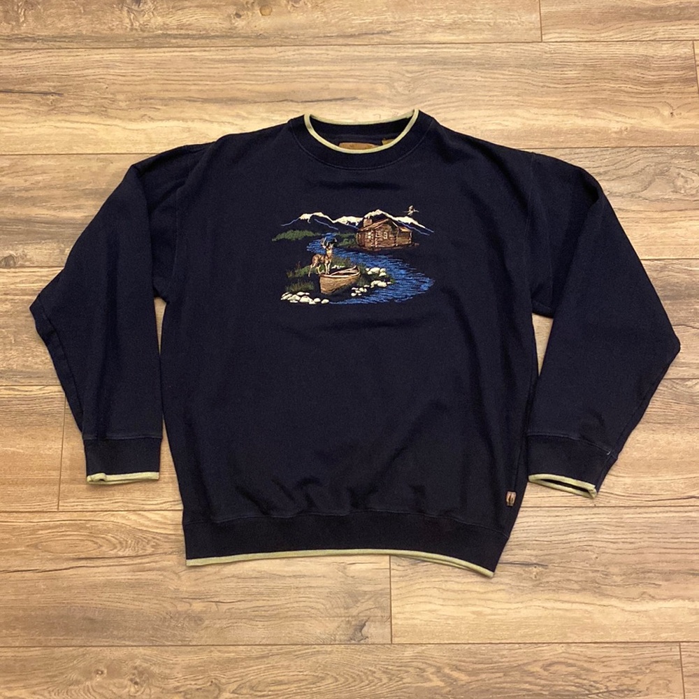 Vintage Sweatshirt embroidered design with detailed neck